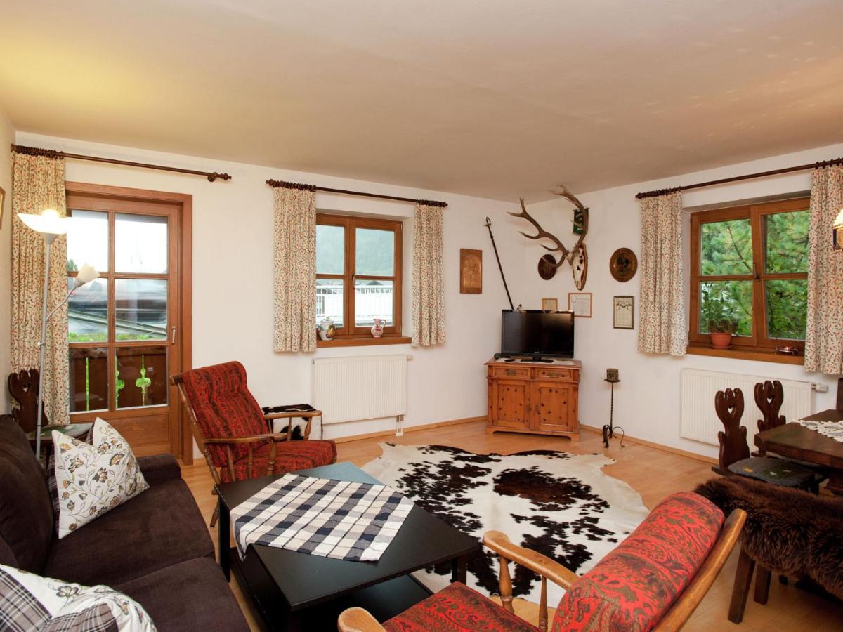 Cozy Apartment With Balcony In Mittersill Bagian luar foto