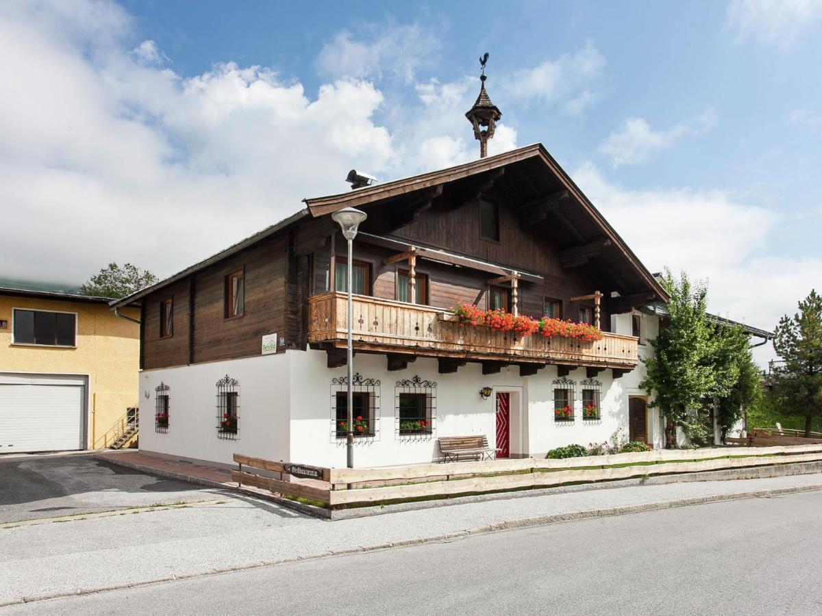 Cozy Apartment With Balcony In Mittersill Bagian luar foto